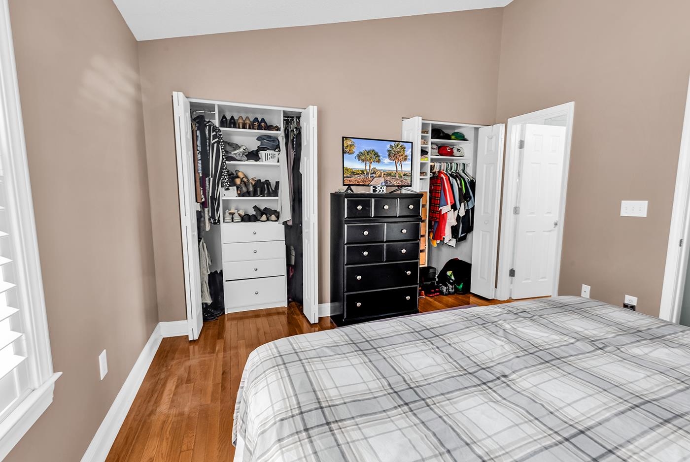 3555 Chestnut Dr. 