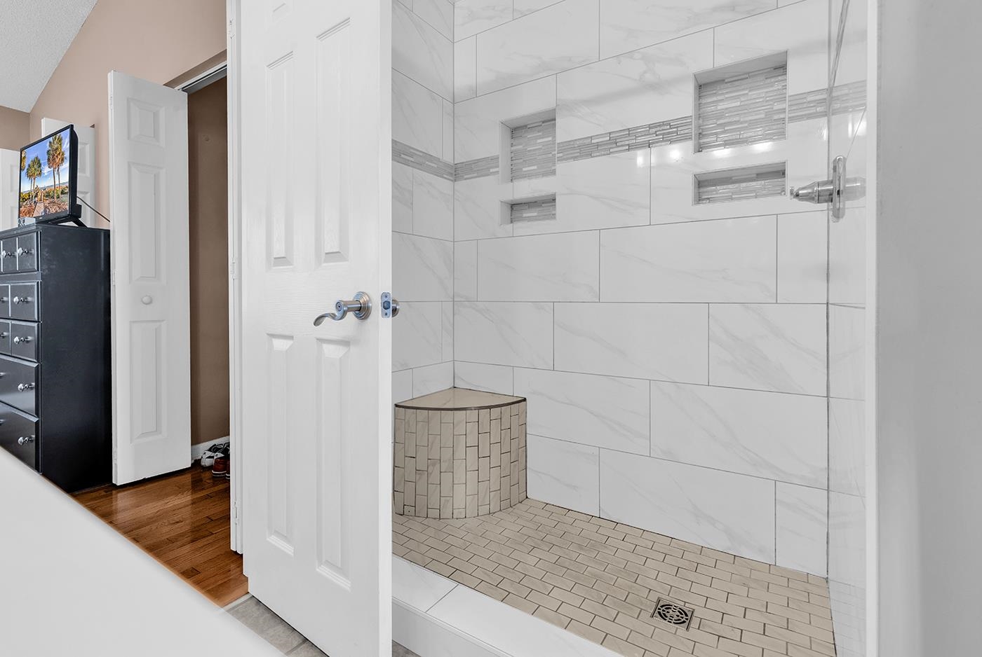 3555 Chestnut Dr. 