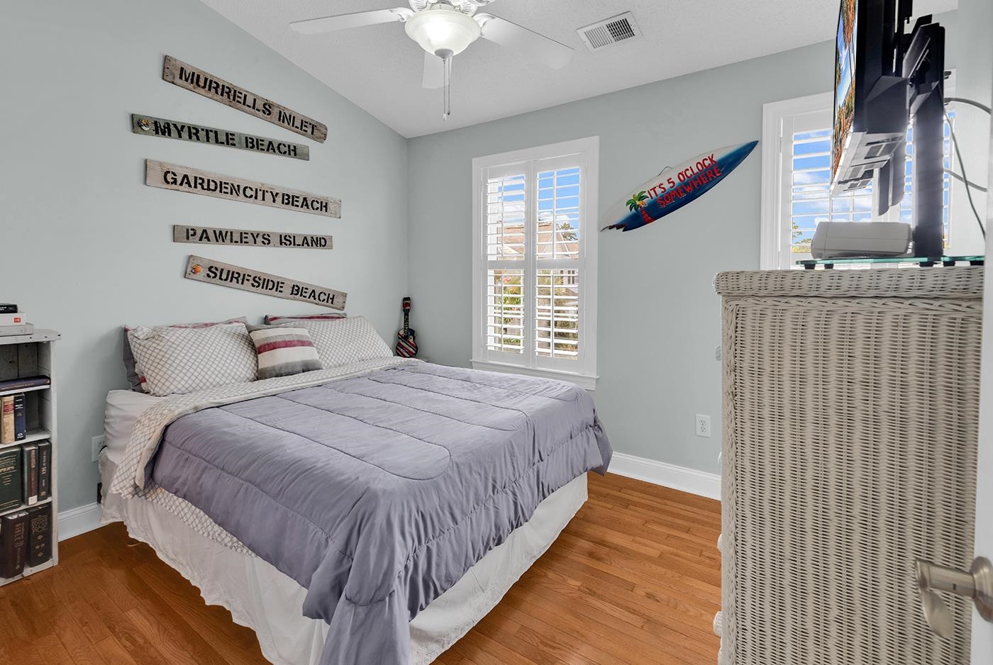 3555 Chestnut Dr. 