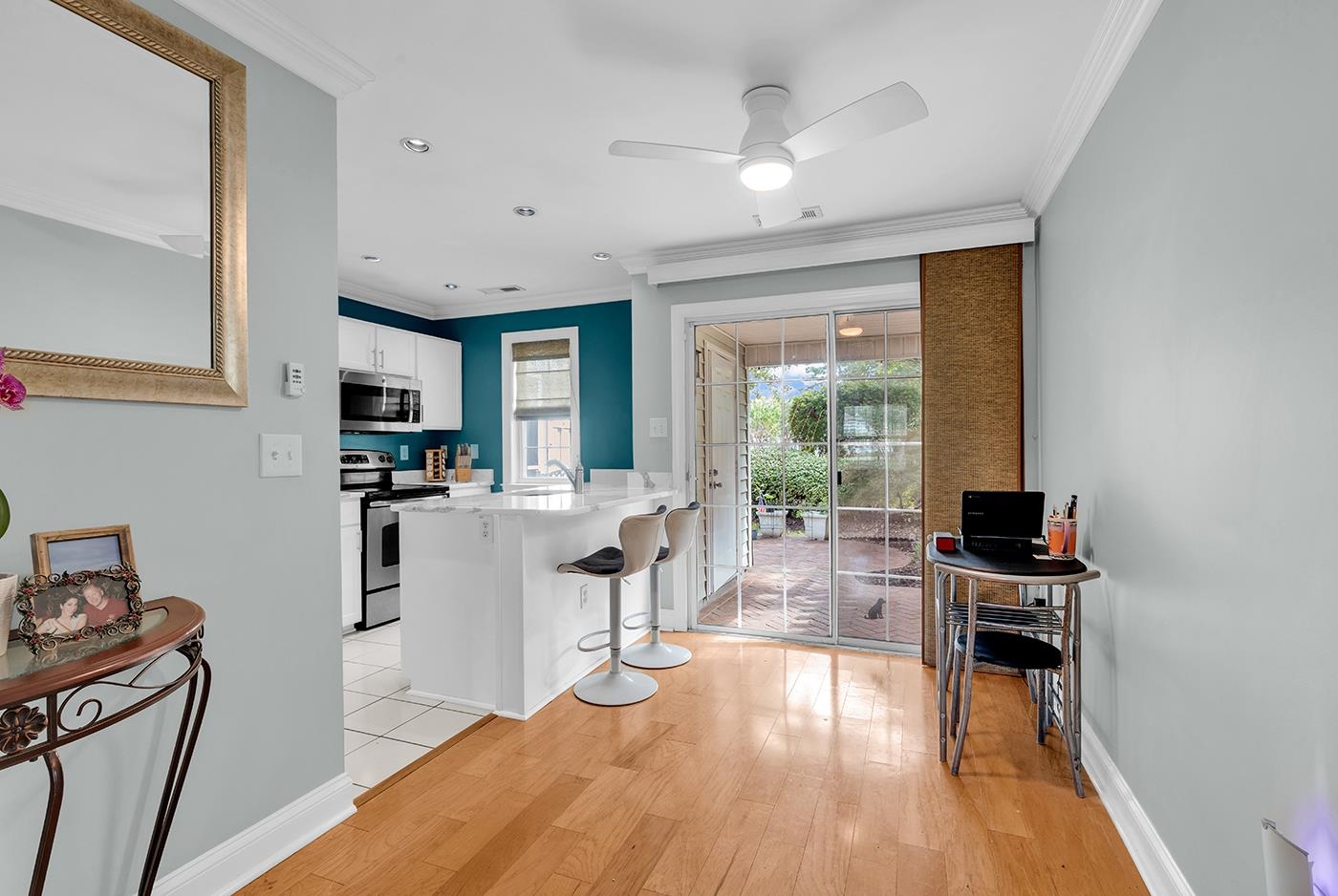 3555 Chestnut Dr. 