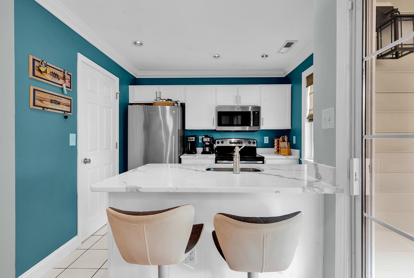 3555 Chestnut Dr. 