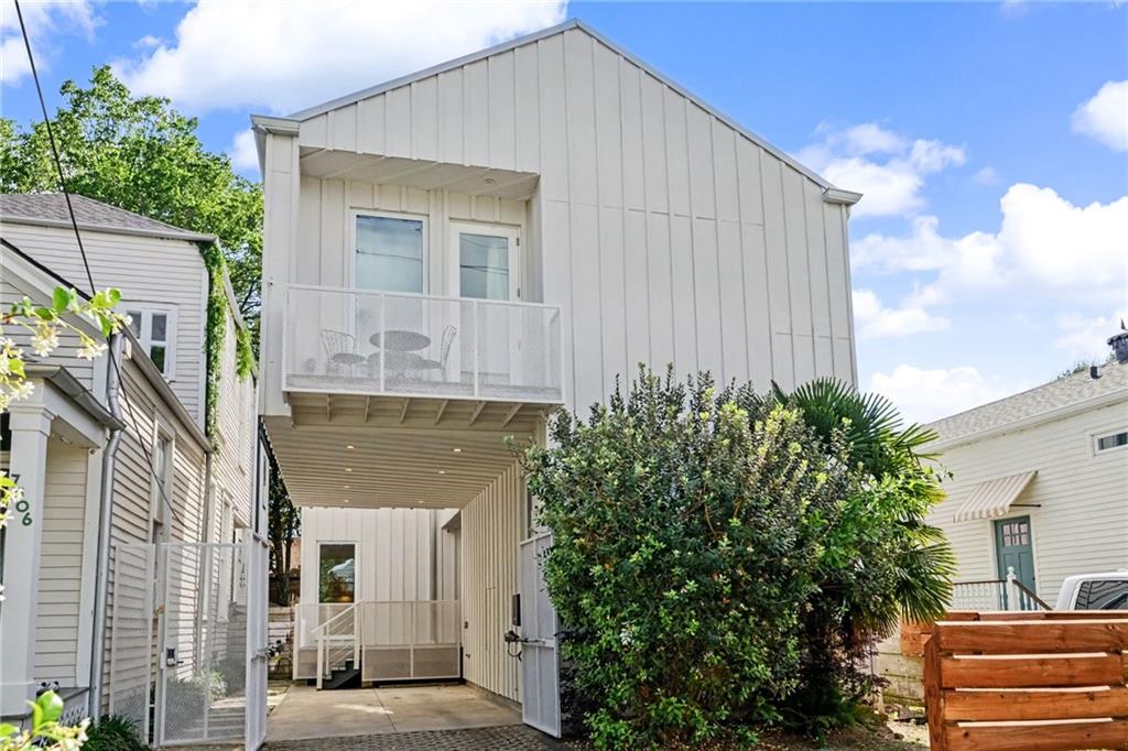 Homes for sale in New Orleans, LA | 7510 Zimpel St, New Orleans, LA 70118 | MLS# 2554964