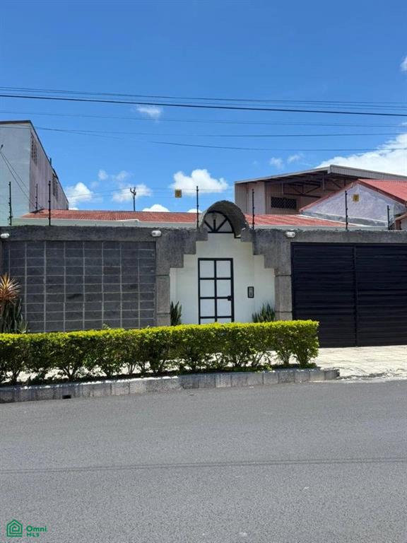 3 bed Single Family Homes For Sale in , Cartago - 1