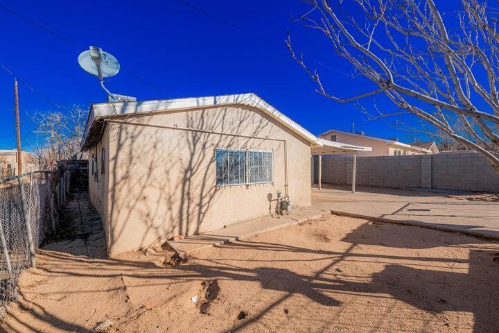 Homes for sale in Albuquerque, NM | 905 Ross Ave Se, Albuquerque, NM 87102 | MLS# 1102441