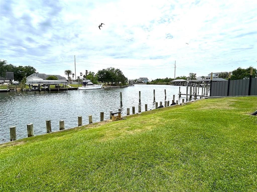 Homes for sale in Slidell, LA | 4854 Pontchartrain Dr #5, Slidell, LA 70458 | MLS# 2555099