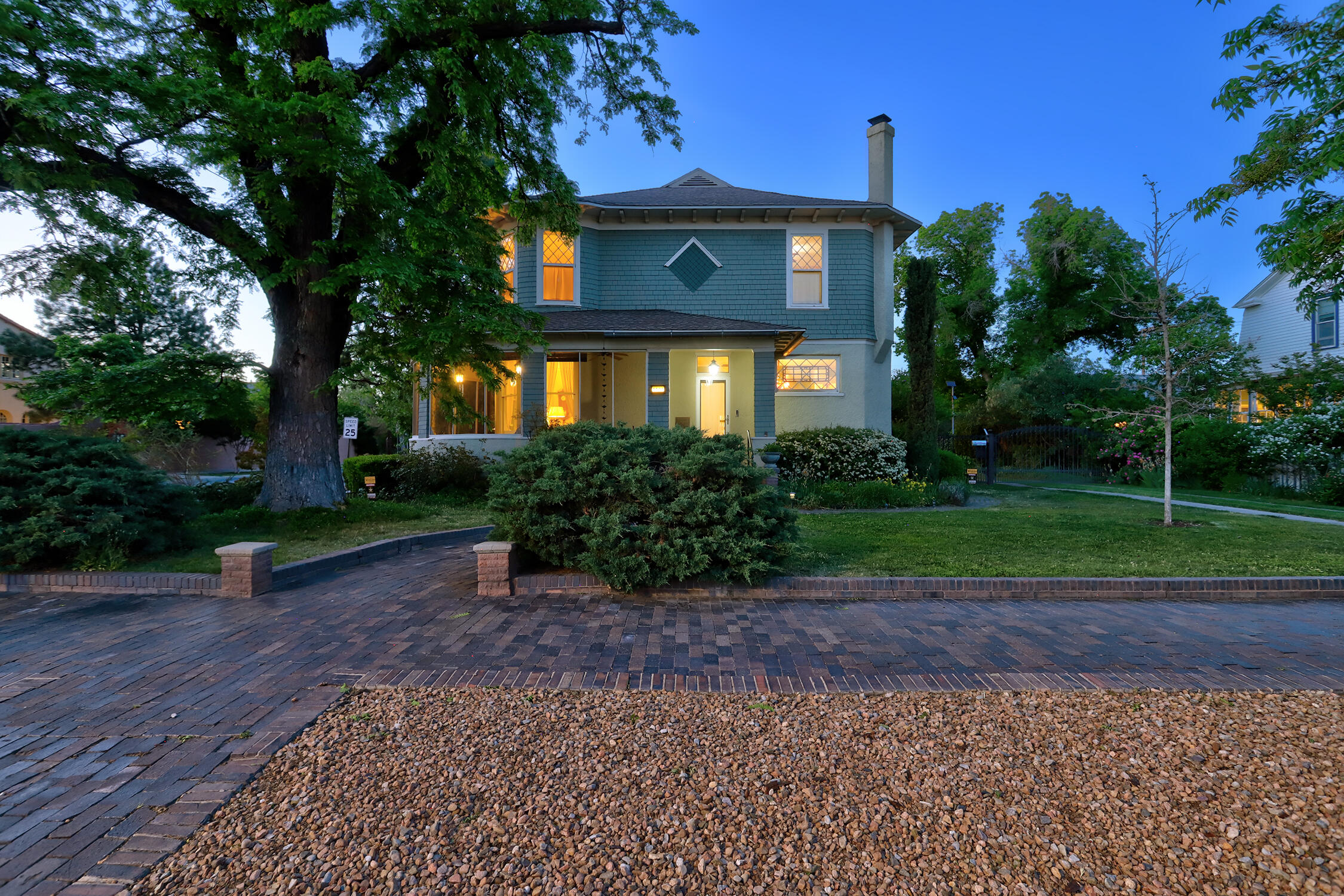 Photo 2 of Single family home for sale at 1123 Tijeras Ave Nw, Albuquerque, NM 87102 | MLS# 1102470 | Listing updated on 2026-09-14