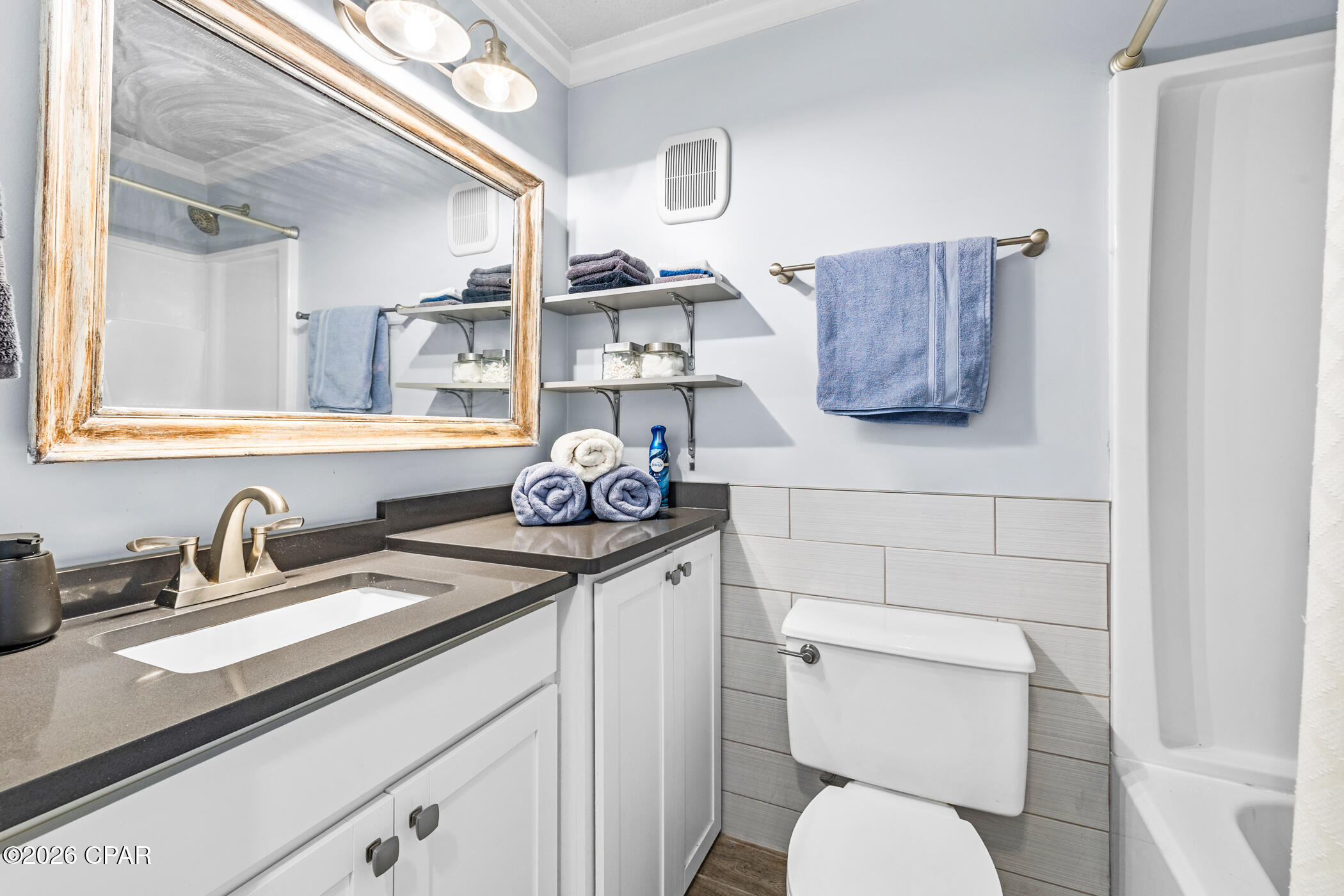 Image 11 For 8817 Thomas Drive A624