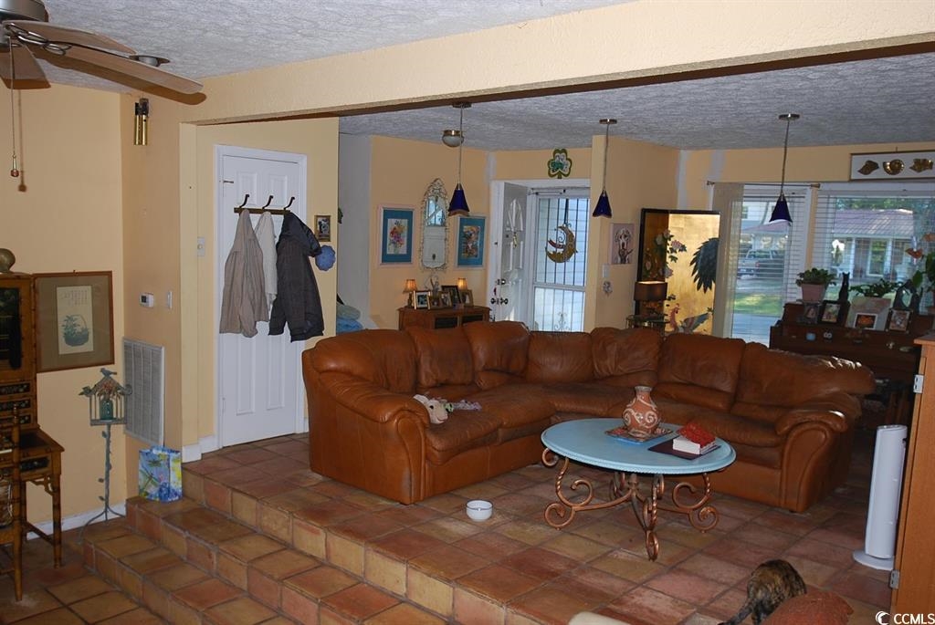 1014 Cedar Dr. 