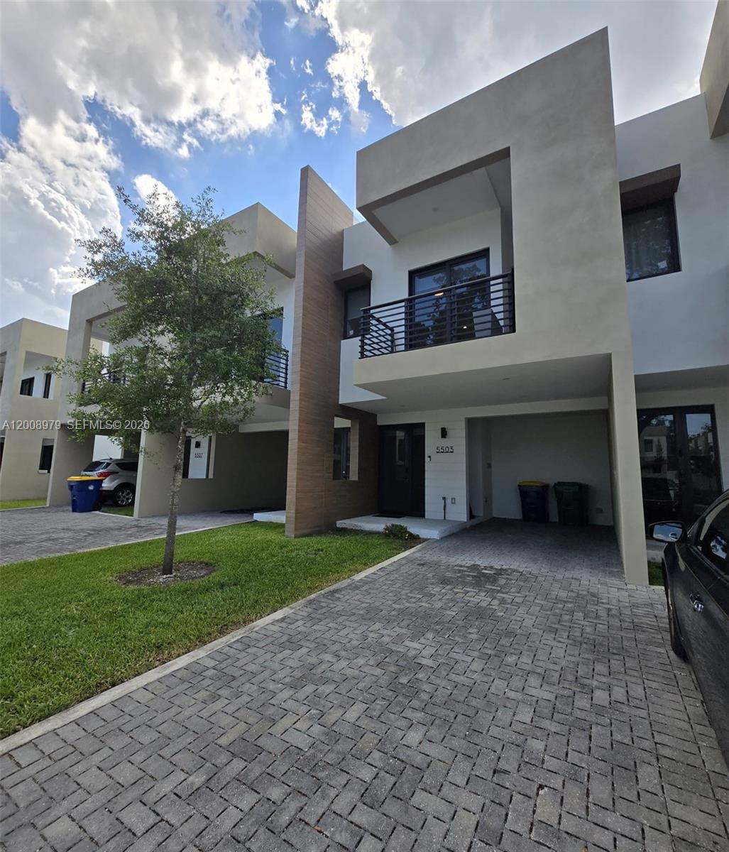 Oaks Place