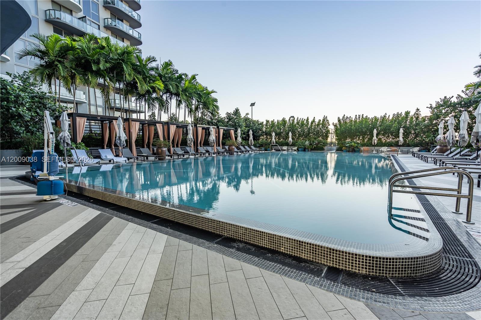 121 NE 34th St #2810, Miami FL 33137