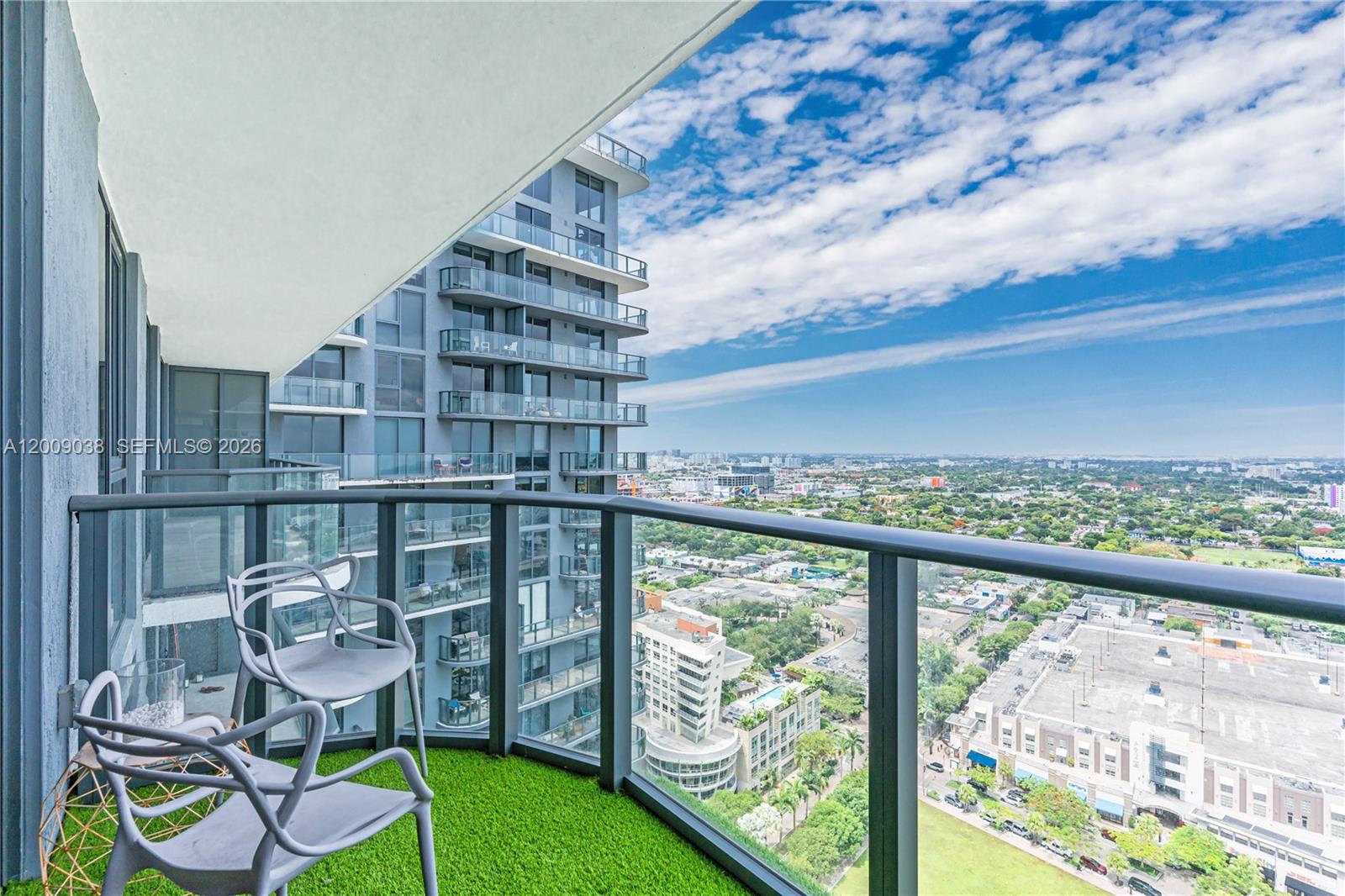 121 NE 34th St #2810, Miami FL 33137