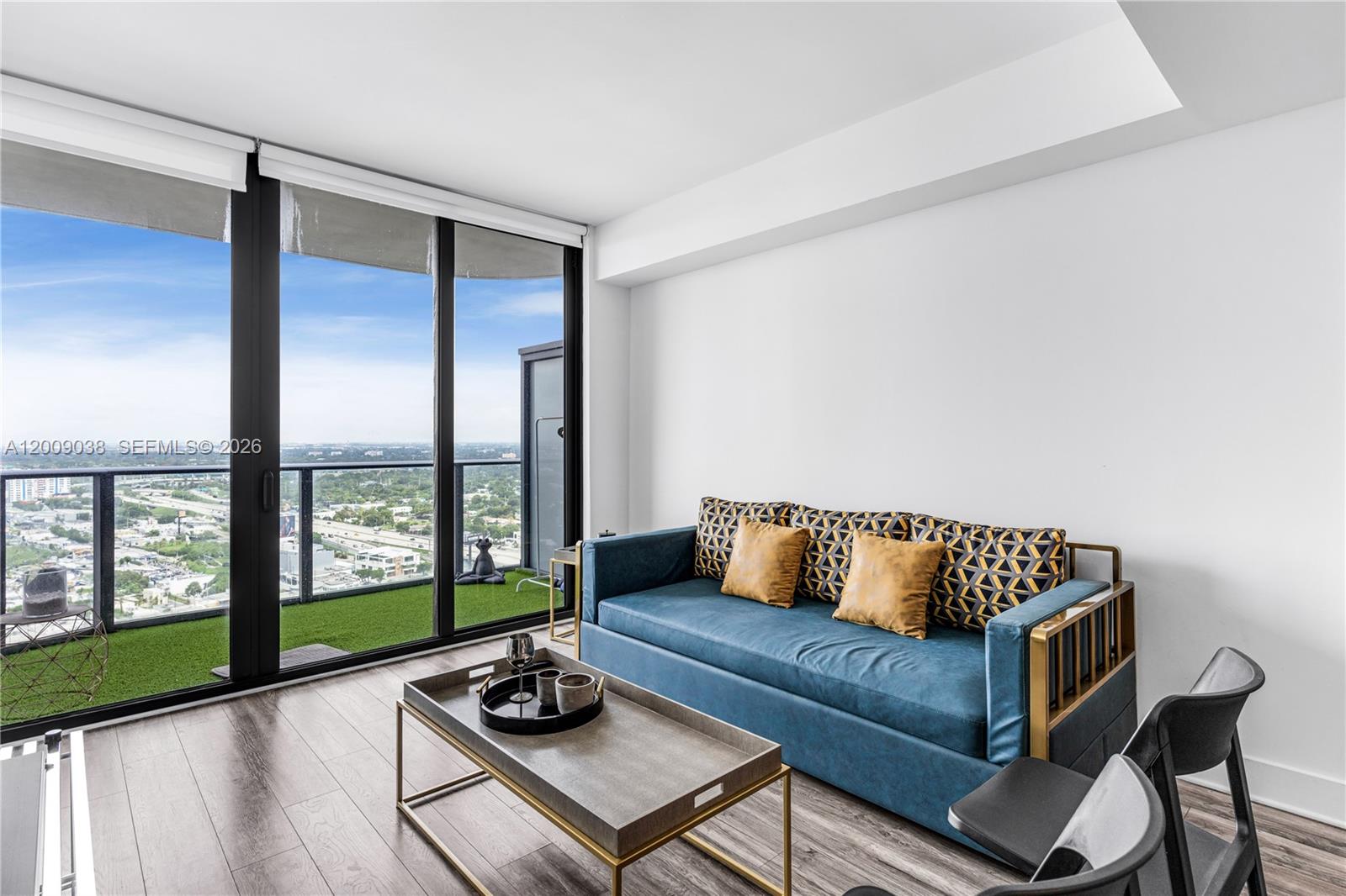 121 NE 34th St #2810, Miami FL 33137