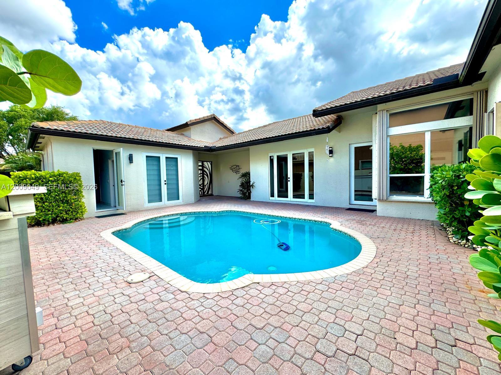 280 167th Ave, Pembroke Pines, Florida 33027