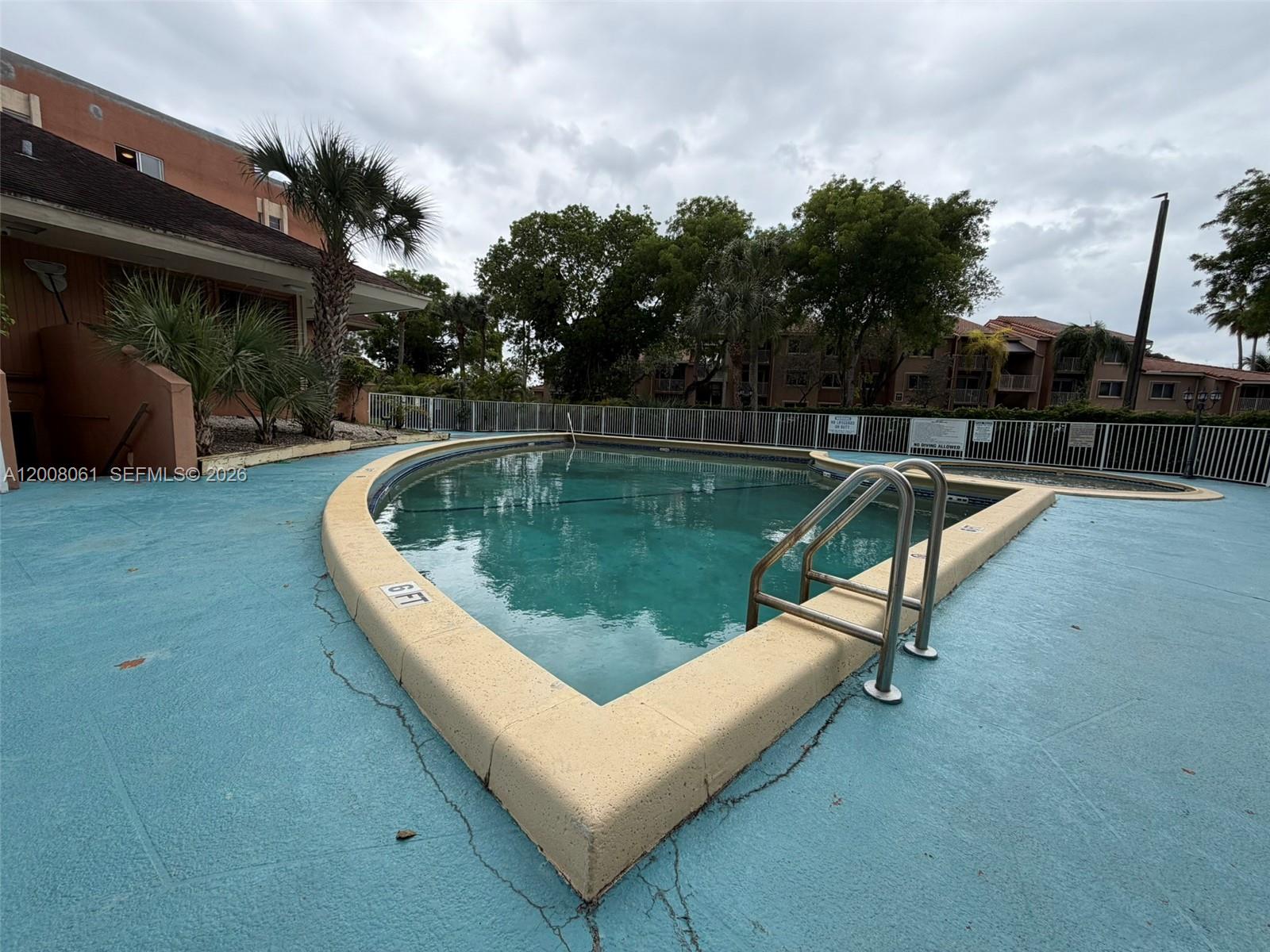 Lakeview Gardens At Miami
