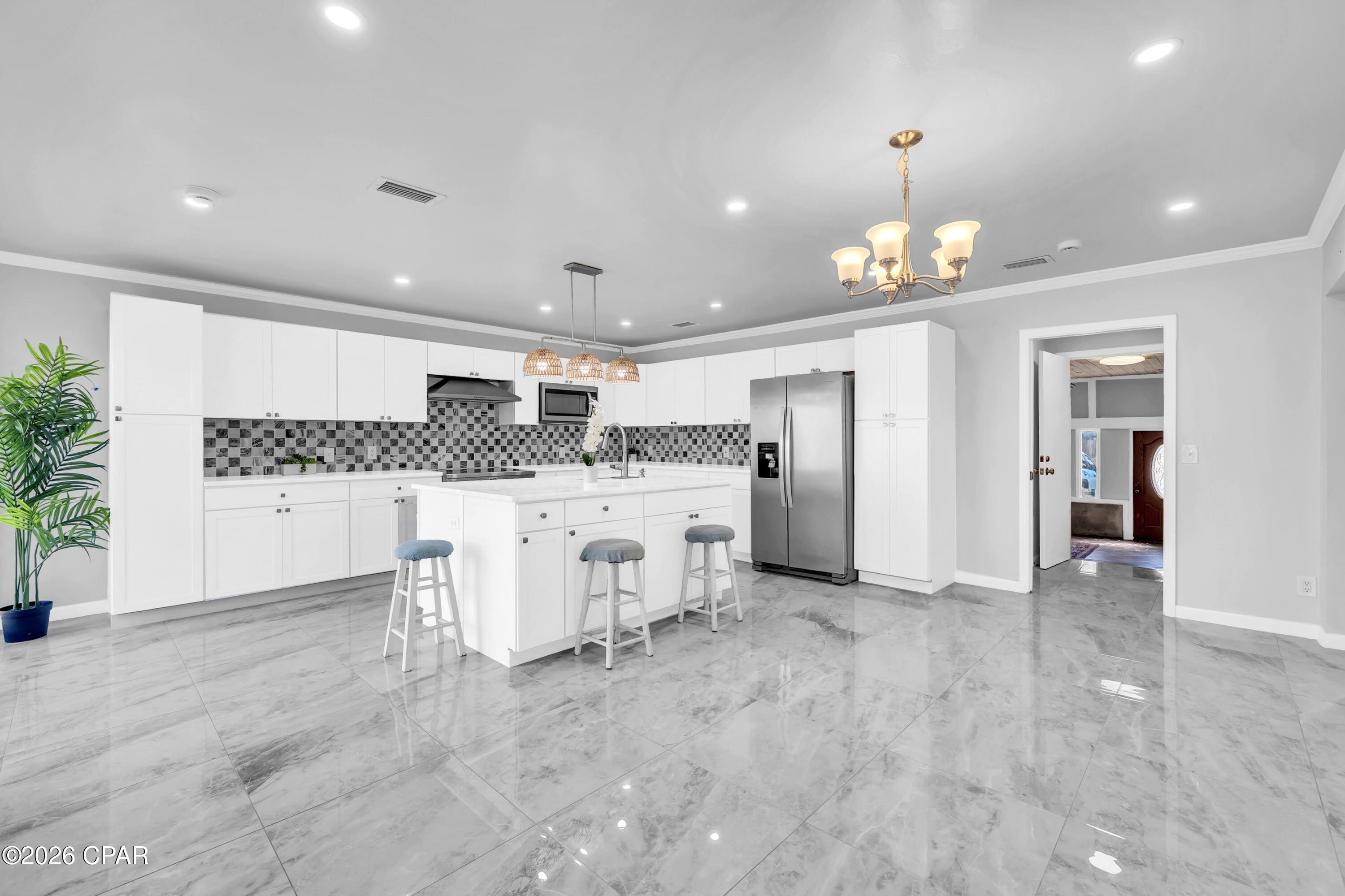 Image 12 For 8120 Lagoon Drive