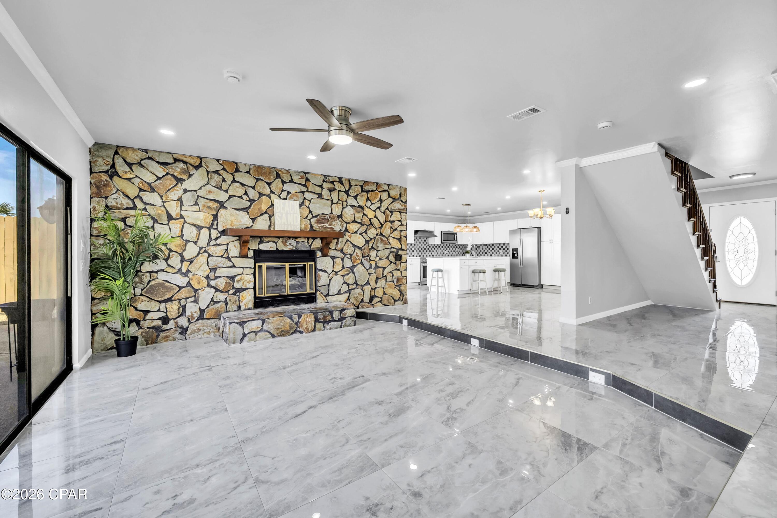 Image 5 For 8120 Lagoon Drive