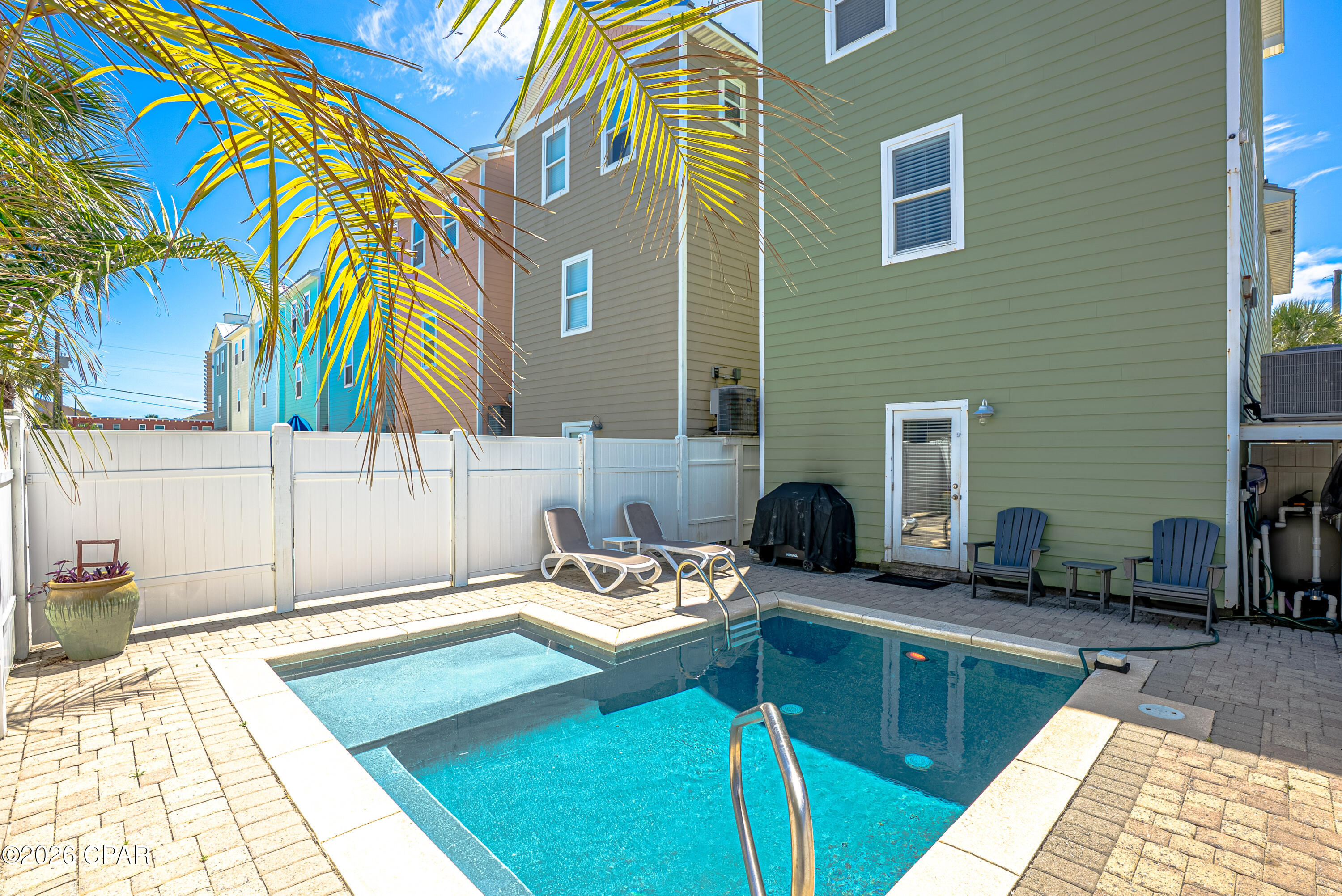 Listing photo id 18 for 5416 Gulf Drive