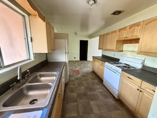 Photo 4 of Sale Pending at 713 Washington Ave, Grants, NM 87020 | MLS# 1102515 | Listing updated on 2026-10-22
