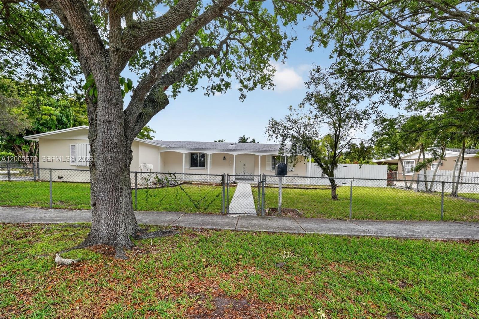 Homes for sale in Homestead, FL | 341 Nw 15th St, Homestead, FL 33030 | MLS# A12005672