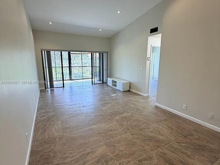 Meadowridge East Condo