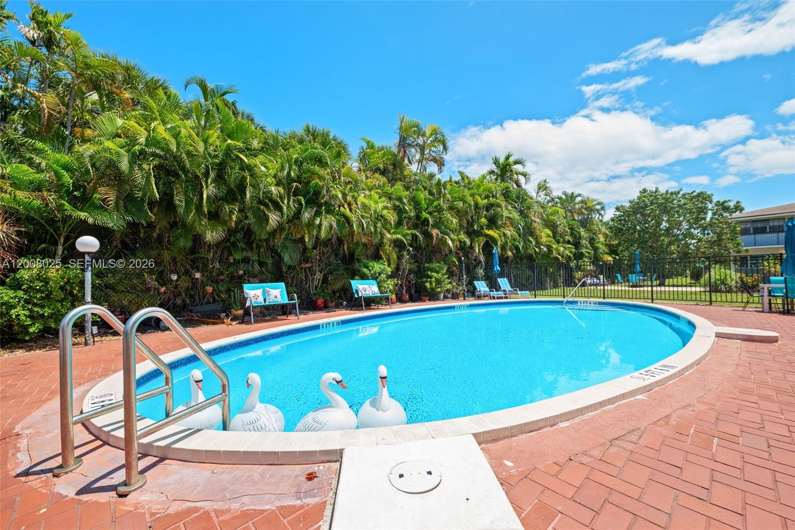 Town & Country Apts Condo