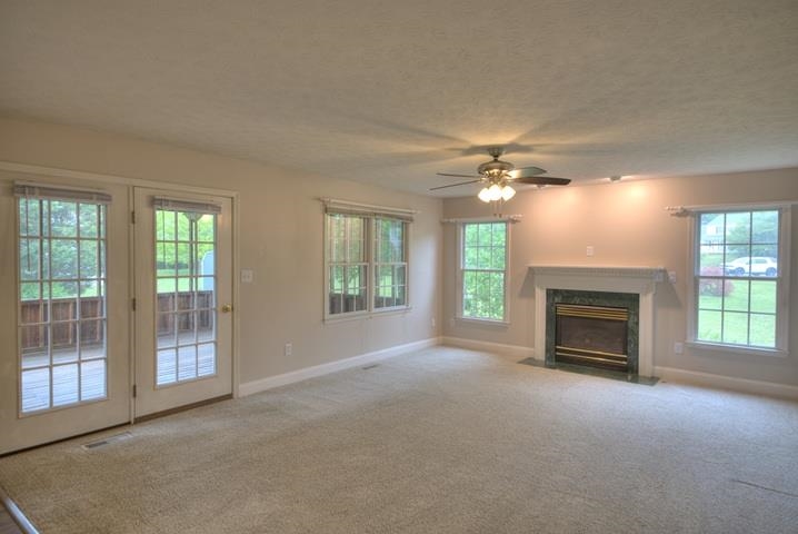 152 Nottingham Ln