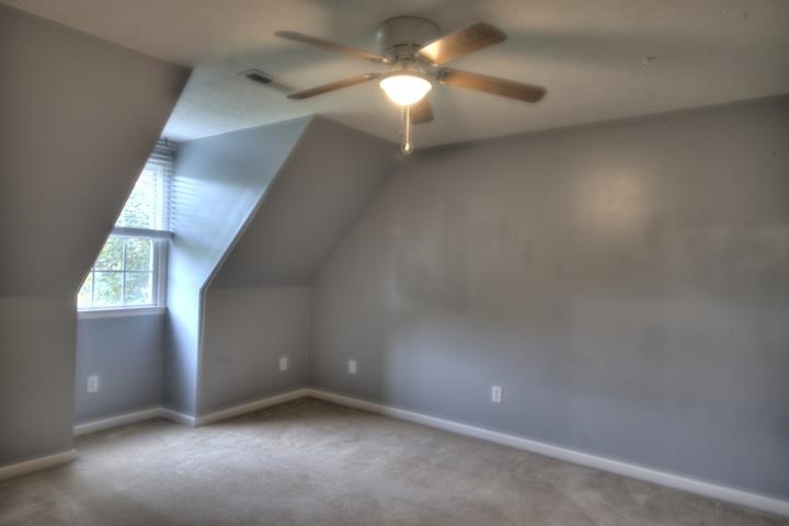 152 Nottingham Ln