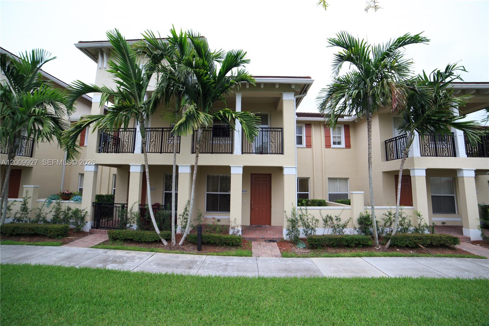 Paloma Lakes Condominium