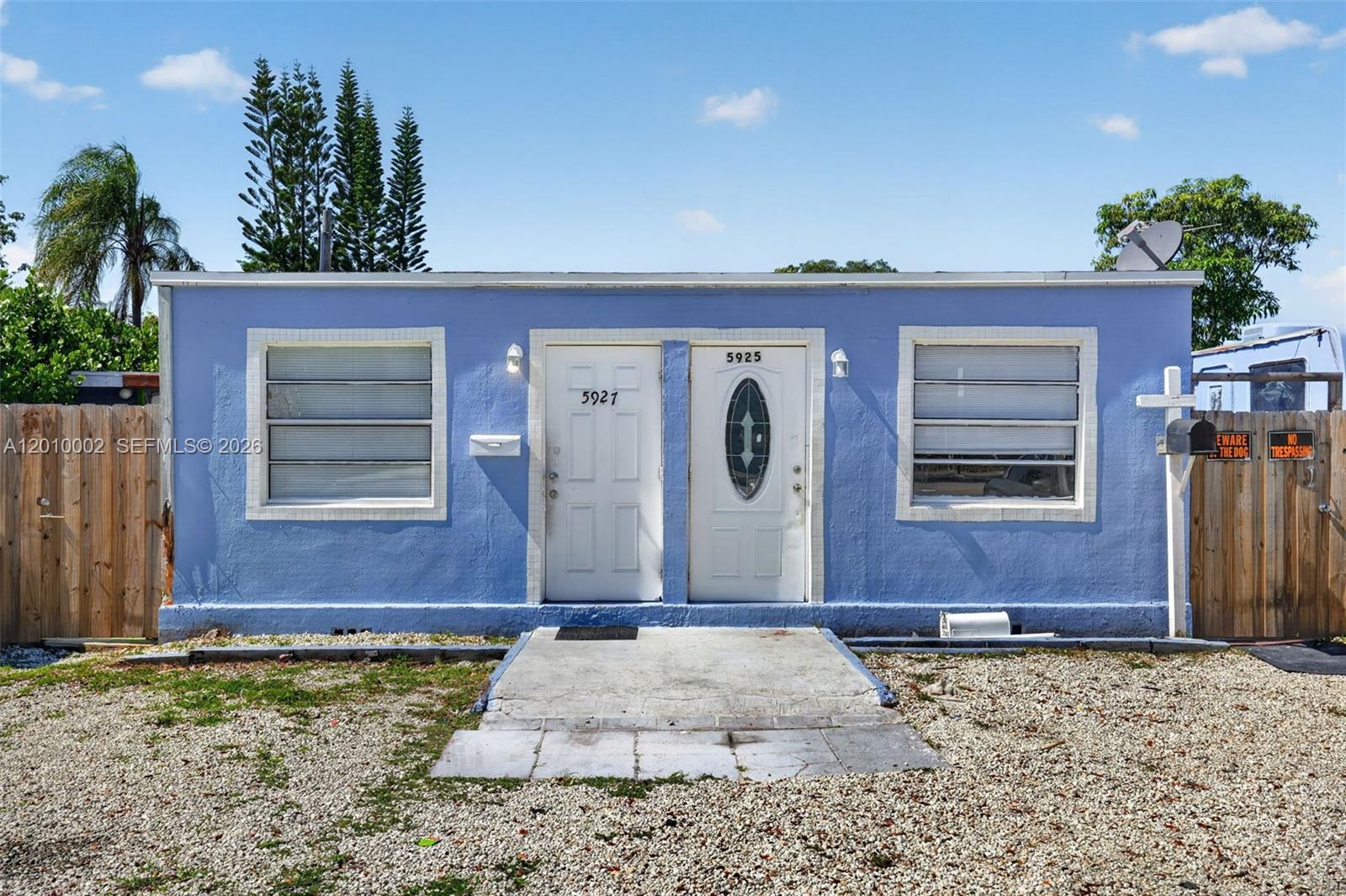Homes for sale in South Miami, FL | 5925 Sw 64th St, South Miami, FL 33143 | MLS# A12010002