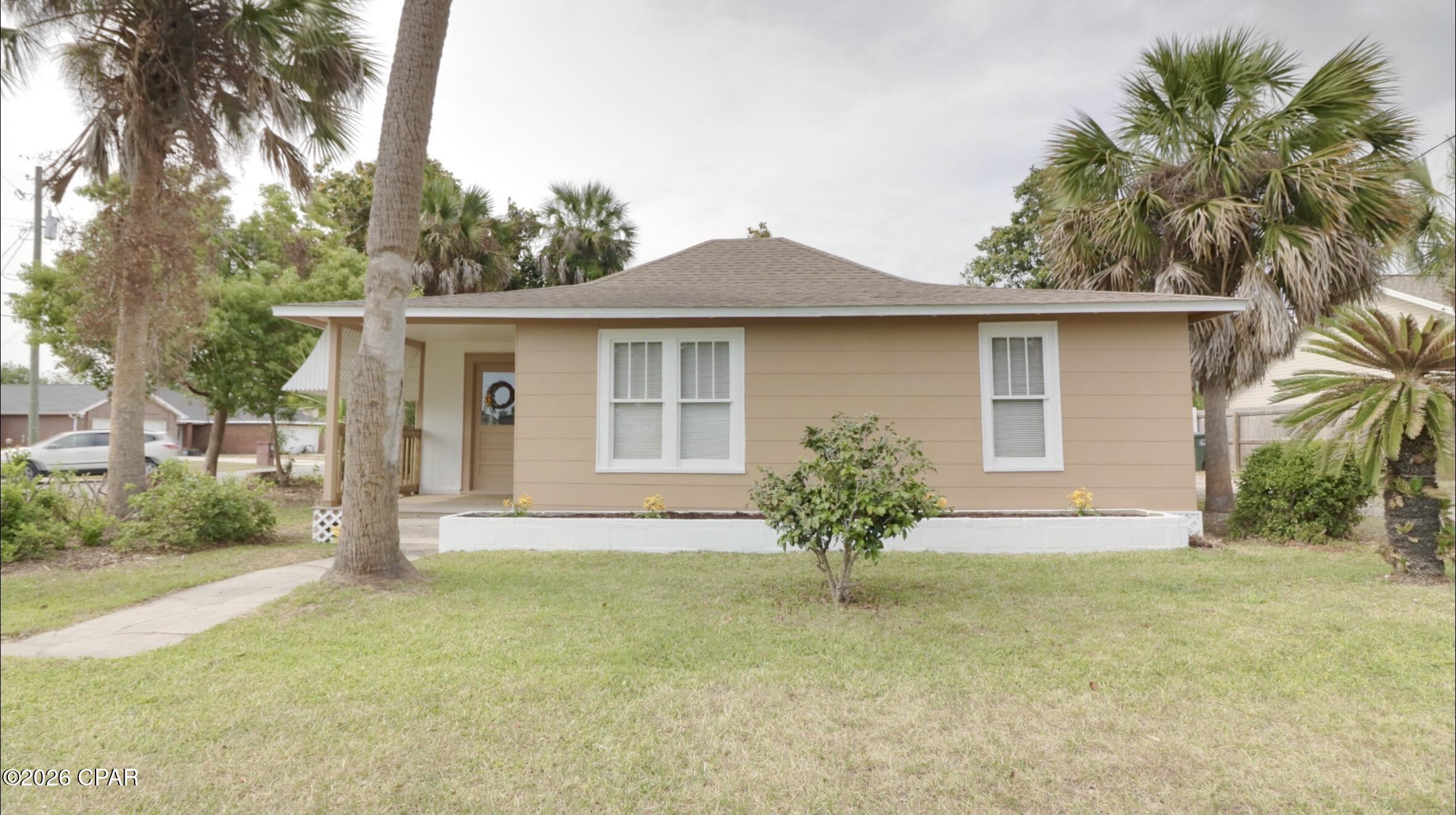 Homes for sale in Lynn Haven, FL | 200 E 5th St, Lynn Haven, FL 32444 | MLS# 789103