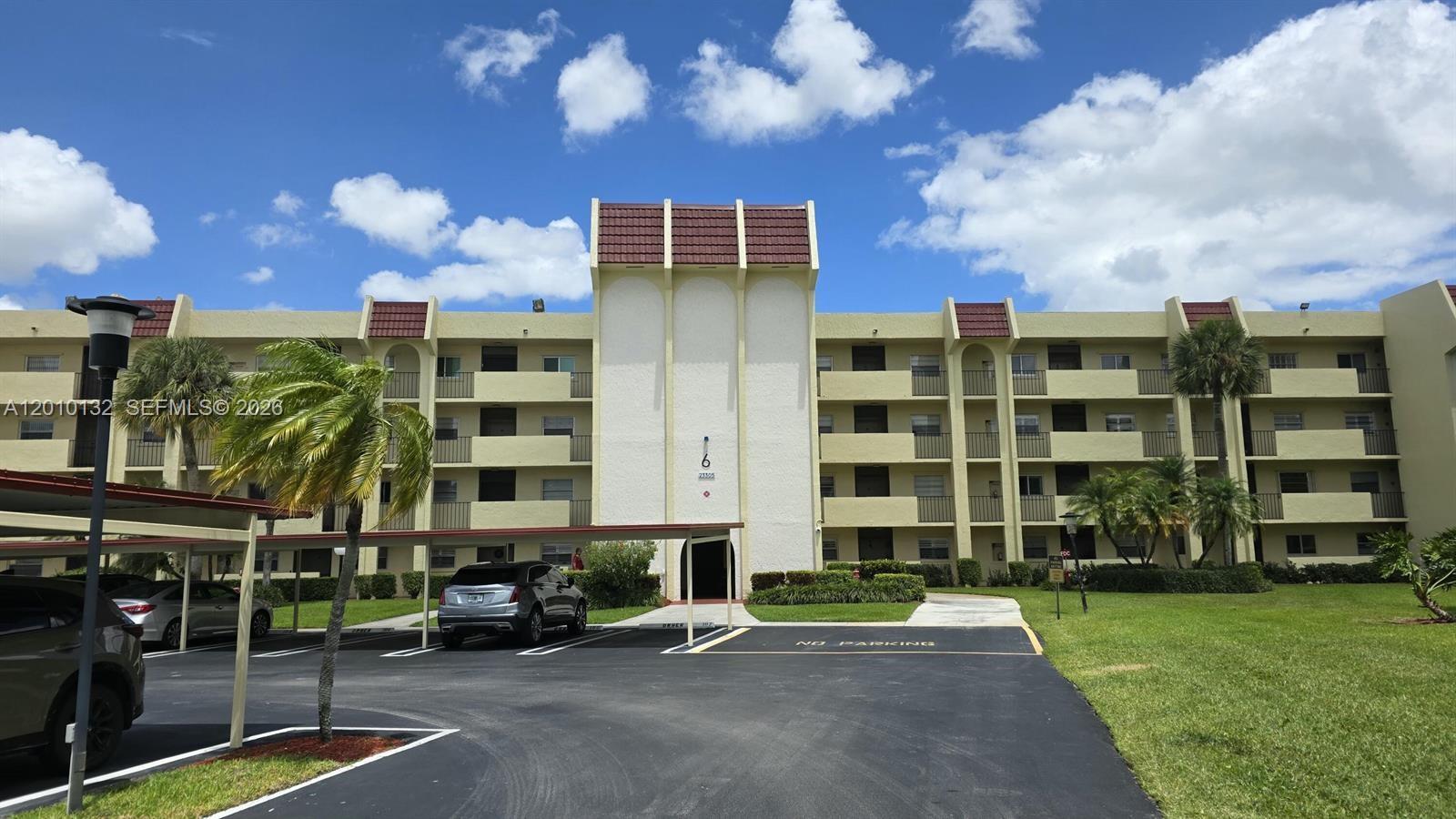 Barwood Condo 01-06
