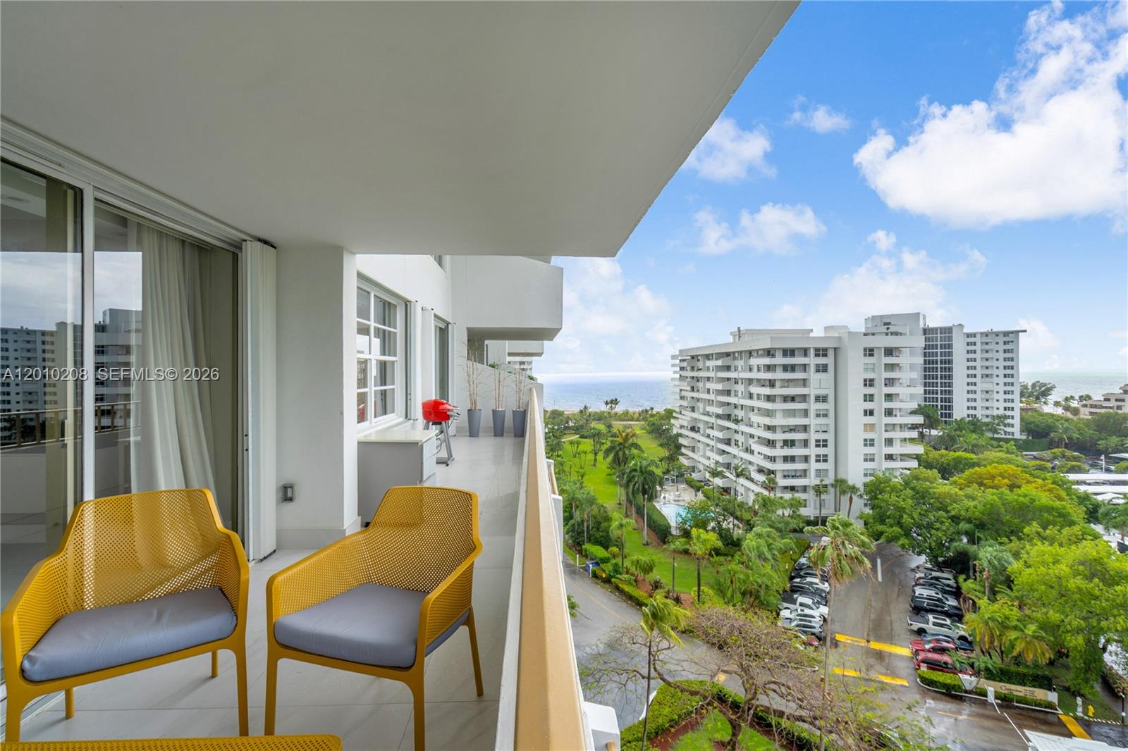 Commodore Club West Condo