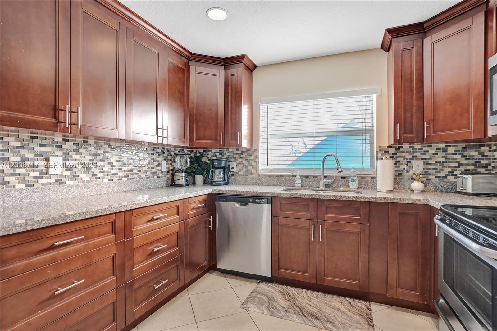 Property photo # 6