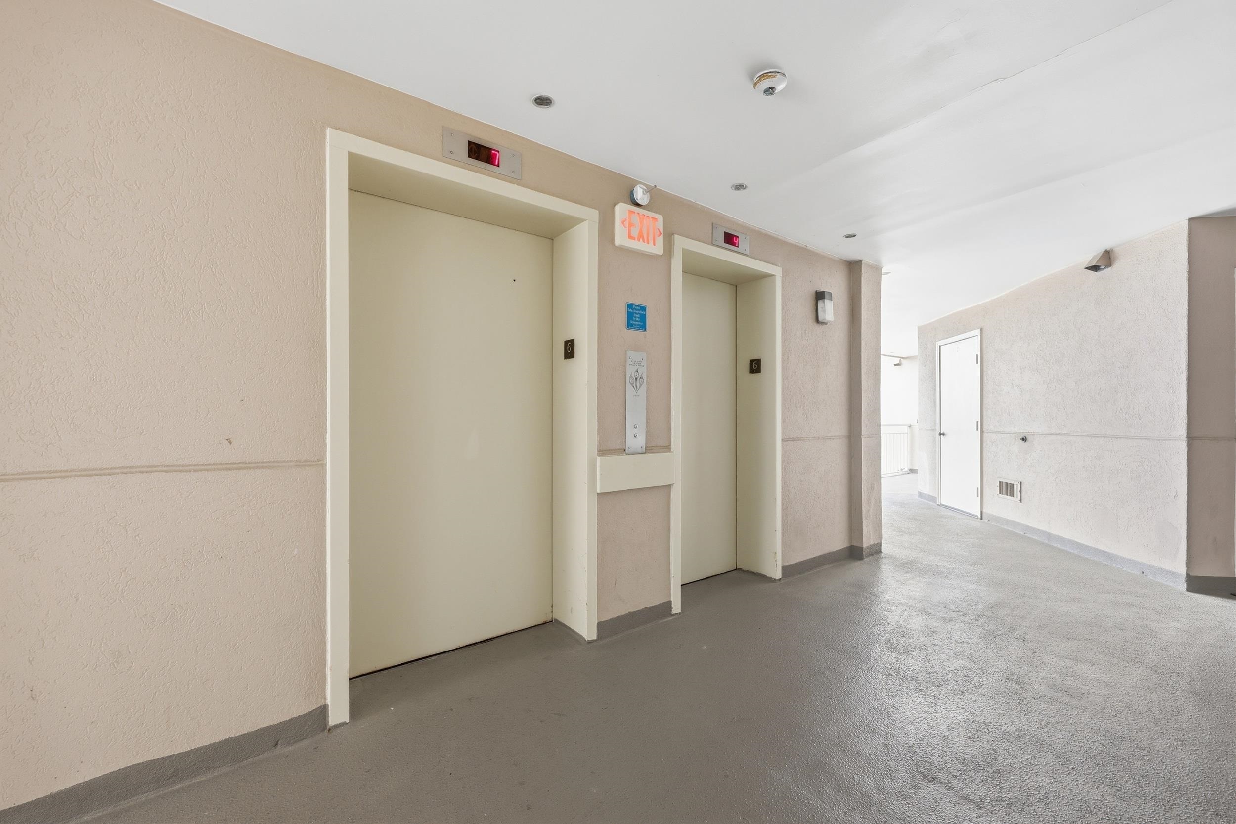 2611111 | Photo 34