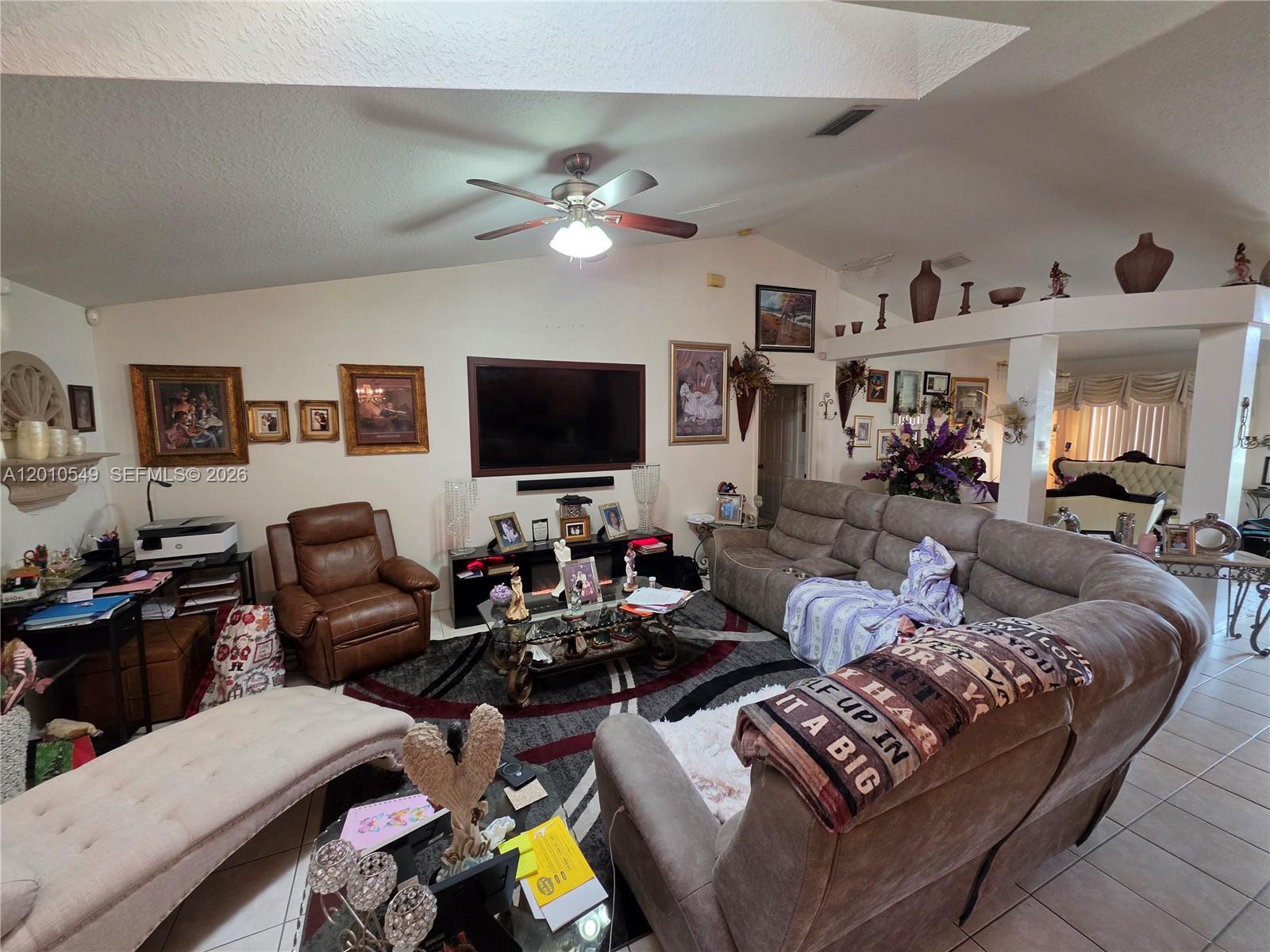Homes for sale in Port St Lucie, FL | 2637 Sw Monterrey Ln, Port St Lucie, FL 34953 | MLS# A12010549