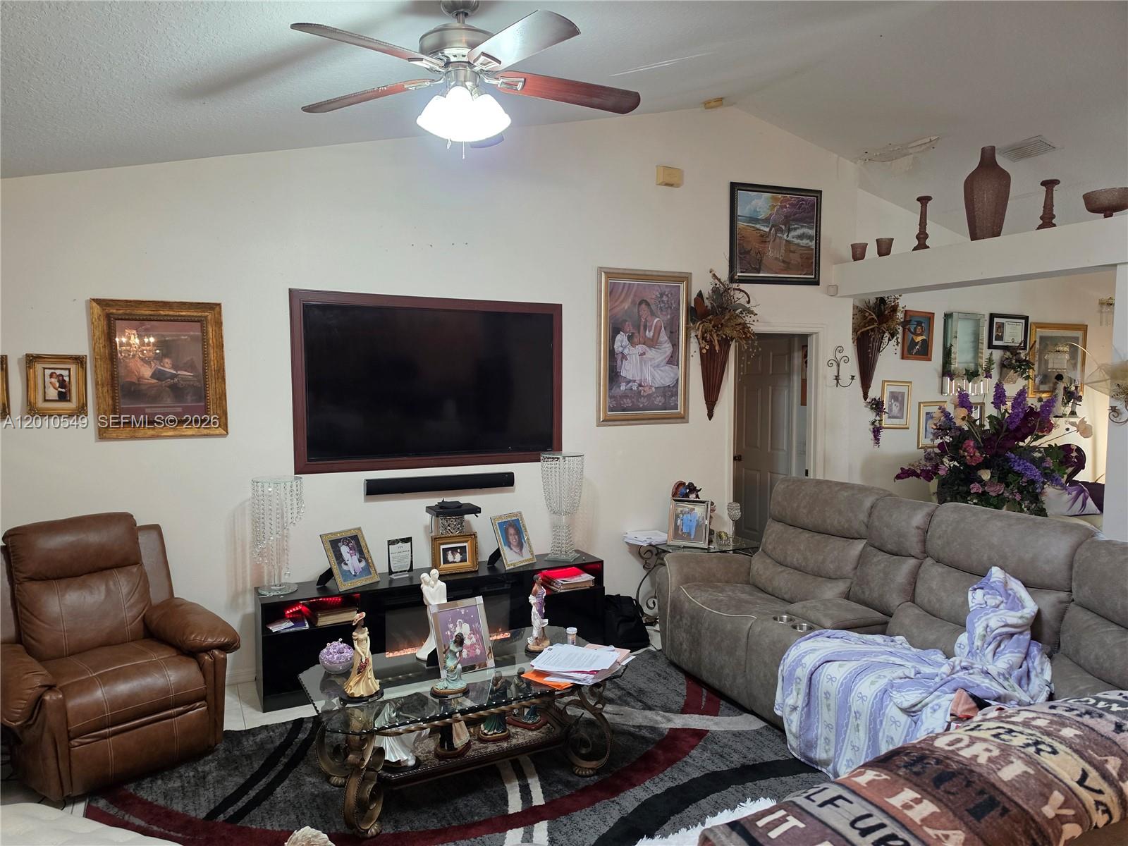 Homes for sale in Port St Lucie, FL | 2637 Sw Monterrey Ln, Port St Lucie, FL 34953 | MLS# A12010549