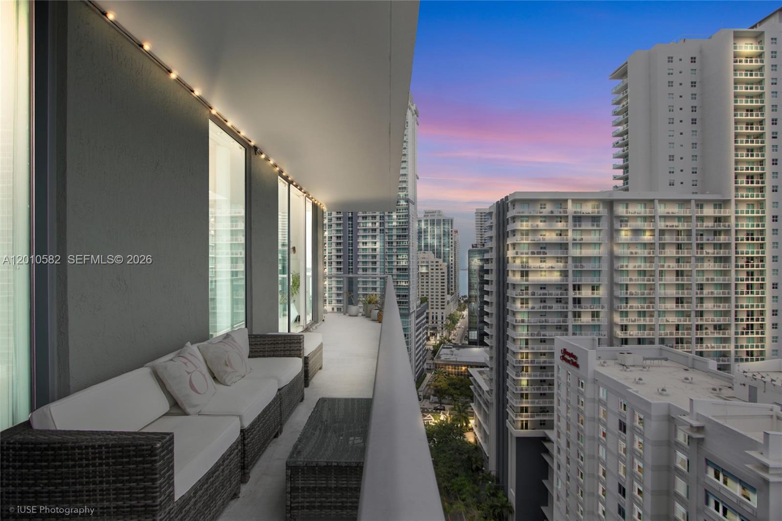 The Axis On Brickell Cond