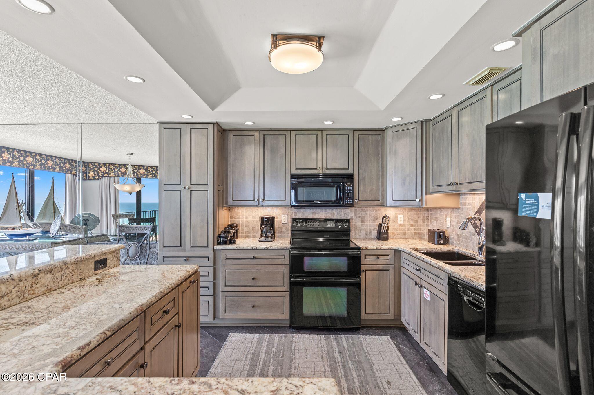 Listing photo id 4 for 11619 Front Beach Road 901