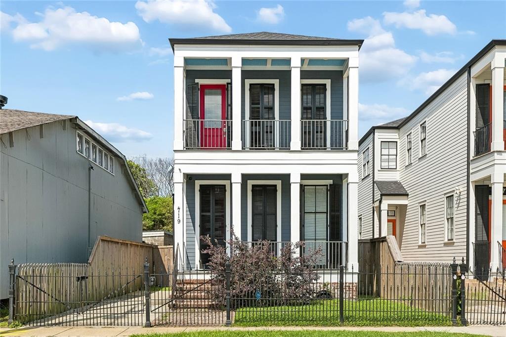 719 TECHE Street