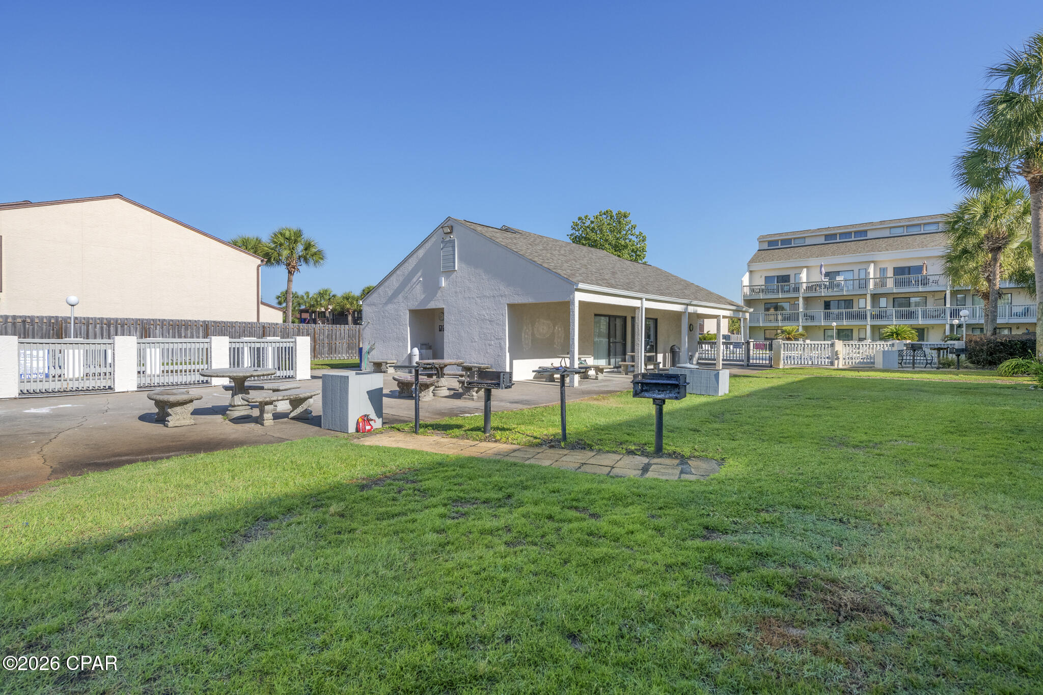 Image 29 For 17614 Front Beach Road 13d