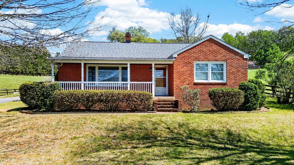 488 BUFFALO GAP HWY, Churchville, VA 24421