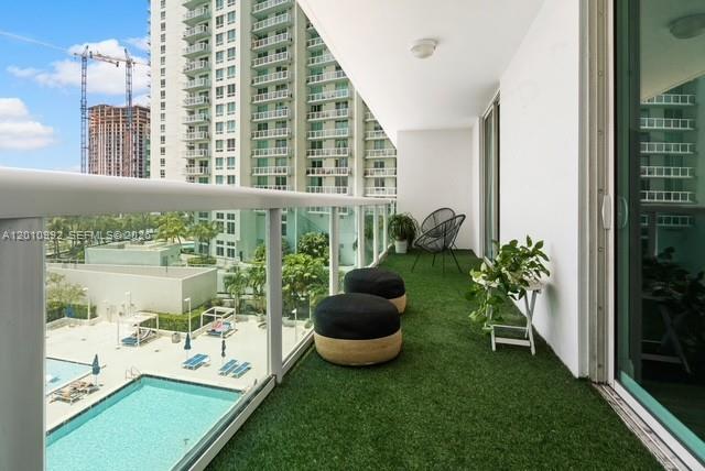 1800 Club Condo