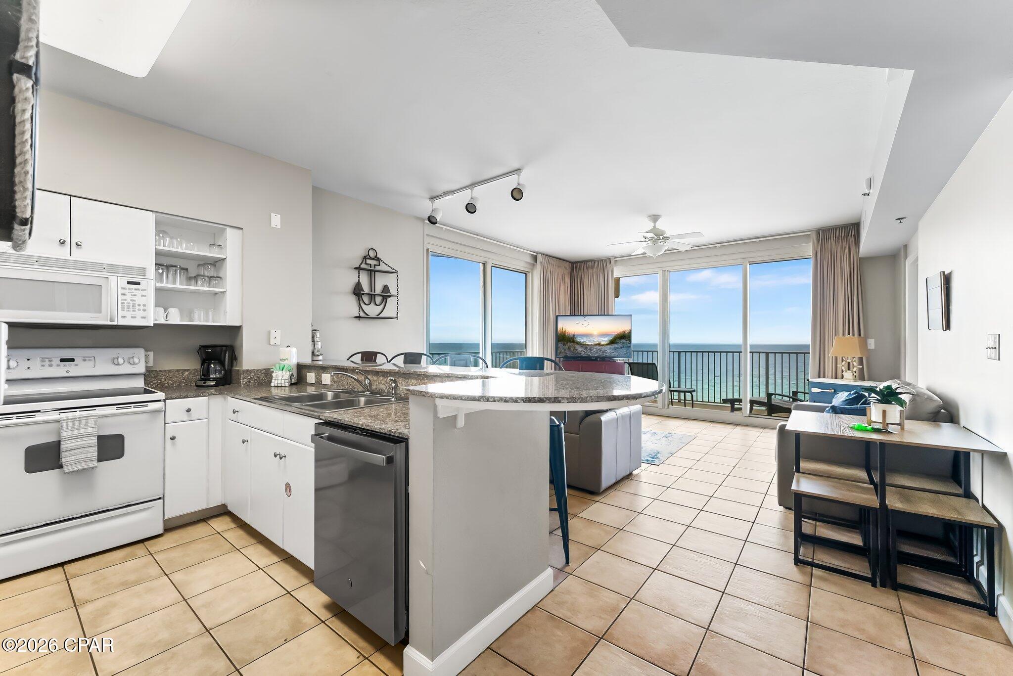 Image 3 For 9900 Thomas Drive 1103