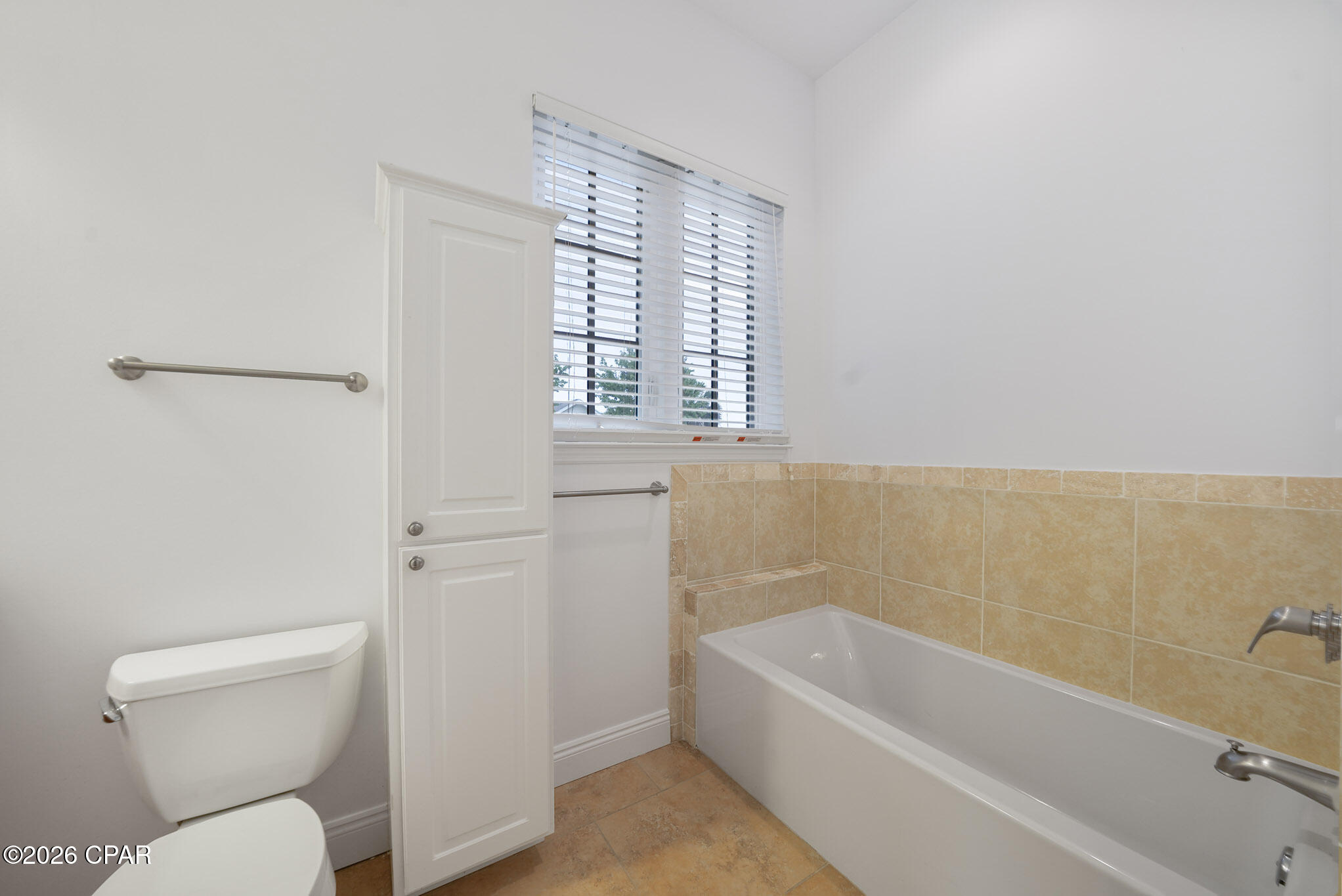Image 30 For 300 Coconut Grove Court