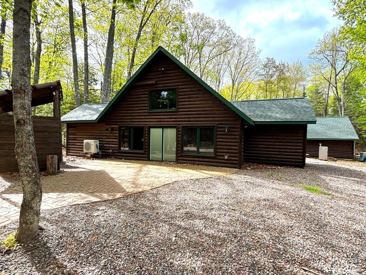 Island Lake house picture