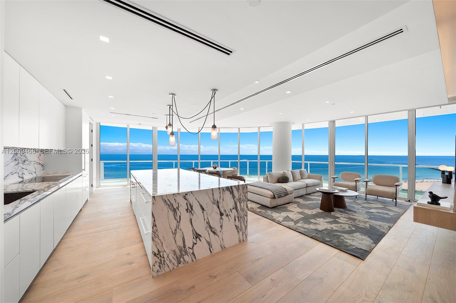 Continuum On South Beach