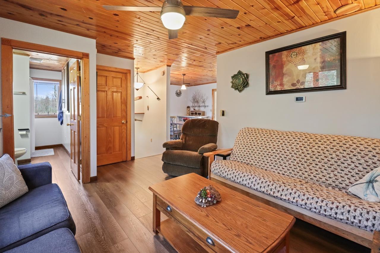 Diamond Lake (LDF) Property 8446 Mast Dr Photo 6