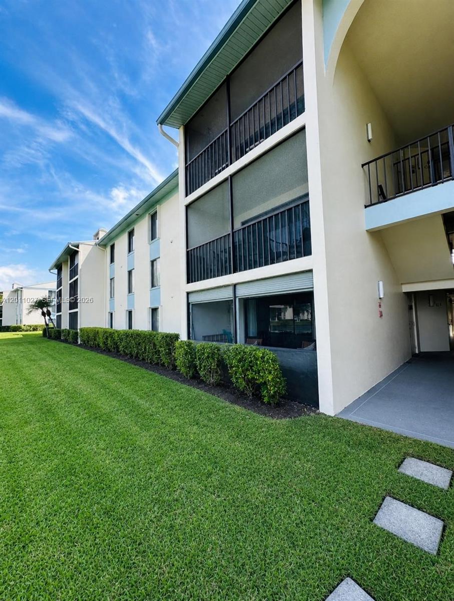 Palm Club Village II Cond