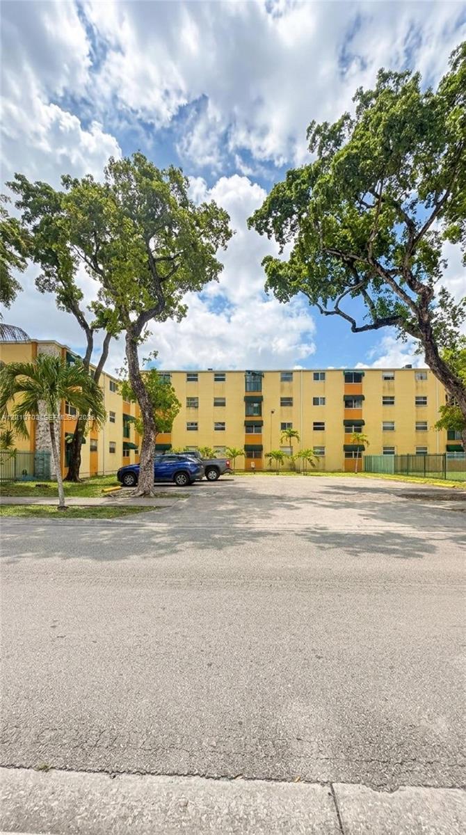 Las Estrellas Condo
