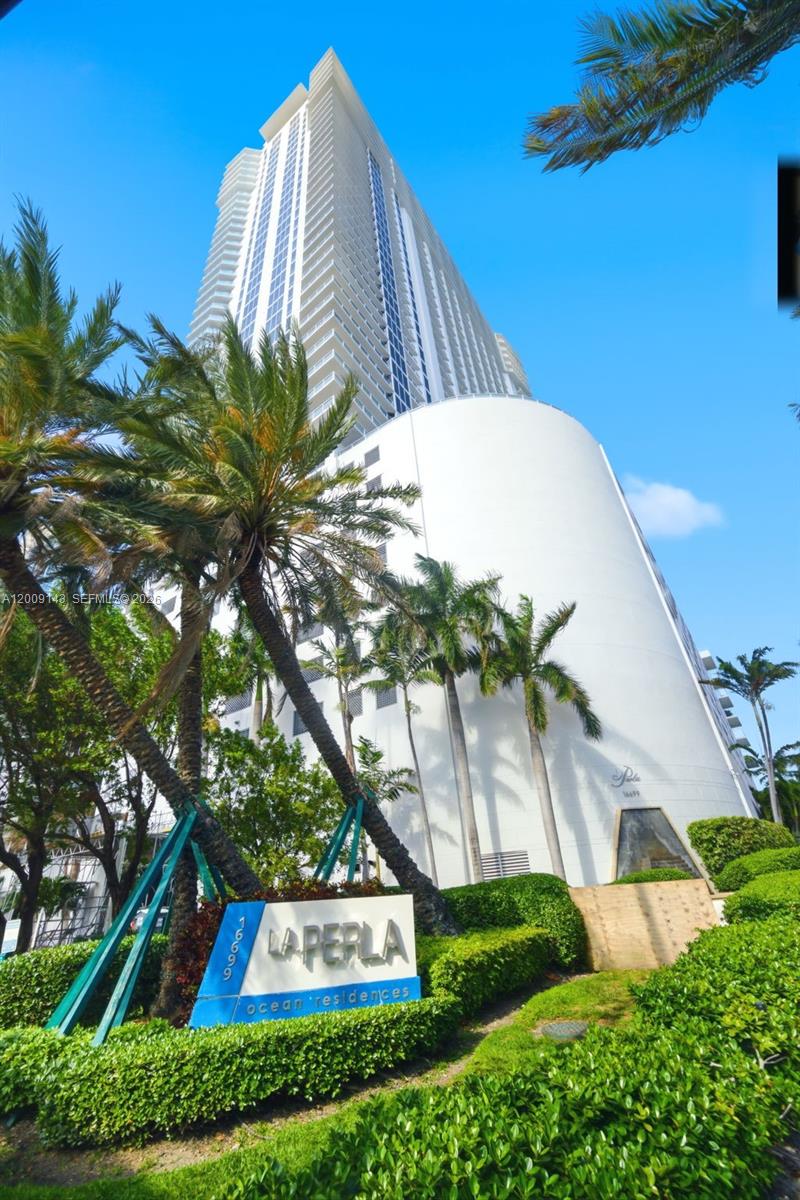 La Perla Condo